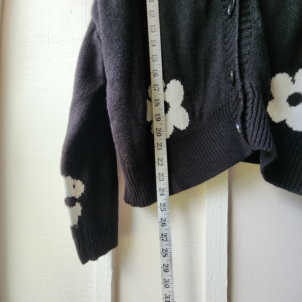 Just Polly New York Daisy Cardigan Black Crop Sweater Size Medium - Picture 6 of 9